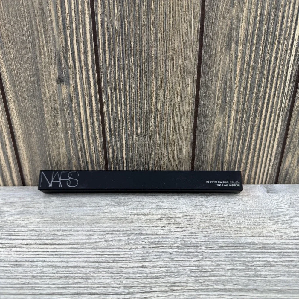 NARS Kudoki Kabuki Brush Limited Edition Makeup Brush New In Box Authentic